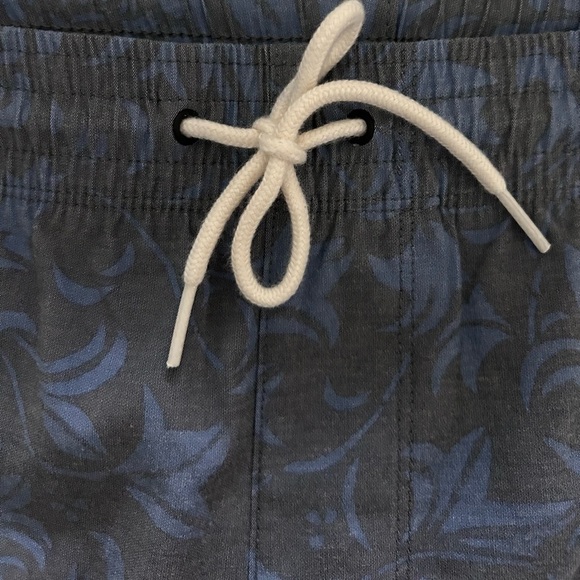 Hurley Men’s Floral Print 6” Shorts Size XXL NWOT - Picture 6 of 9